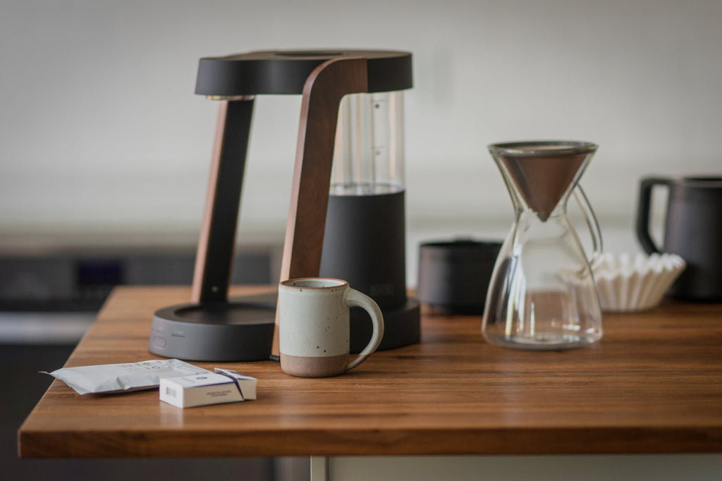 THIRD WAVE COFFEE MEETS TRADITION: THE NEAPOLITAN COFFEE MAKER